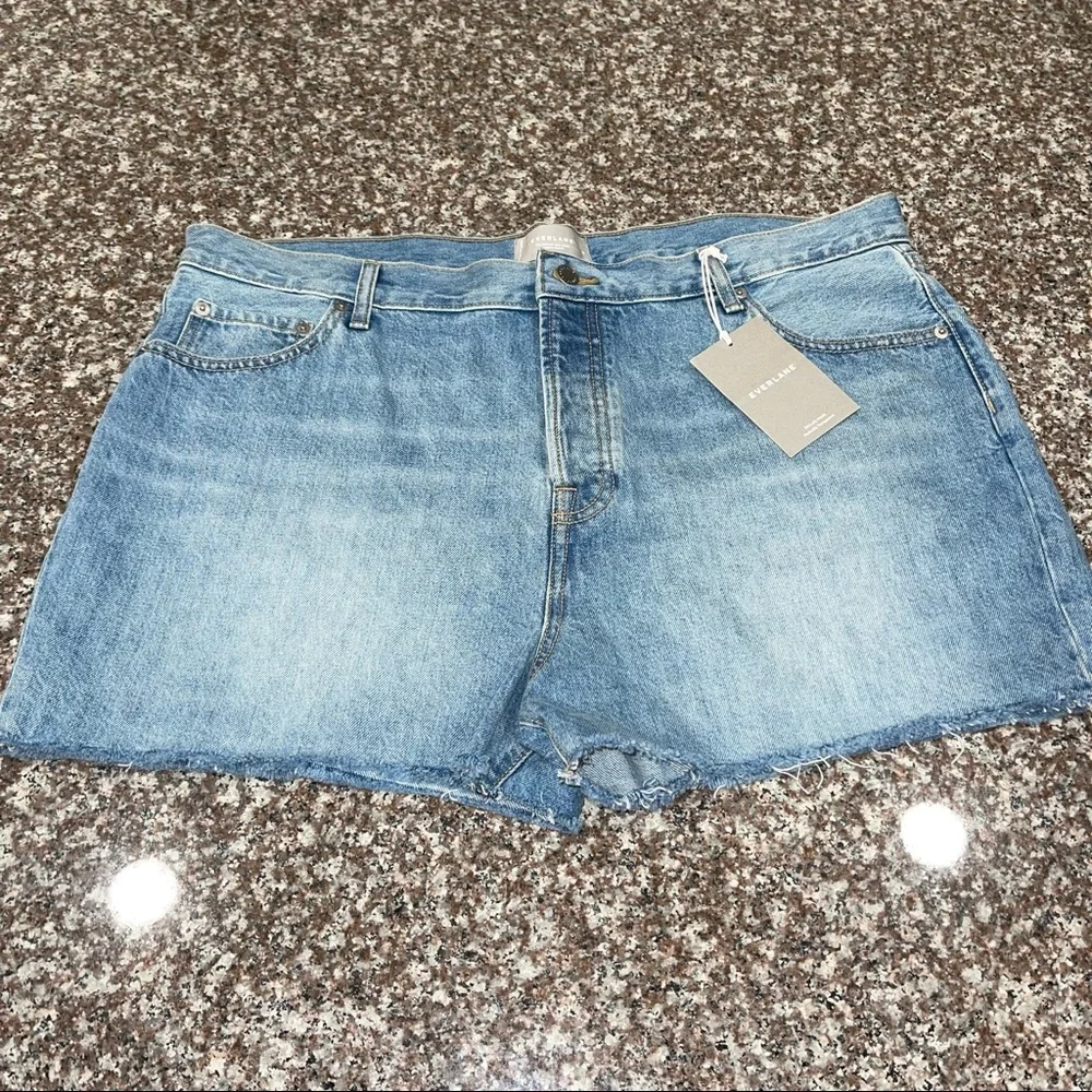 Everlane - The Relaxed '90s Short - Picture 10 of 10